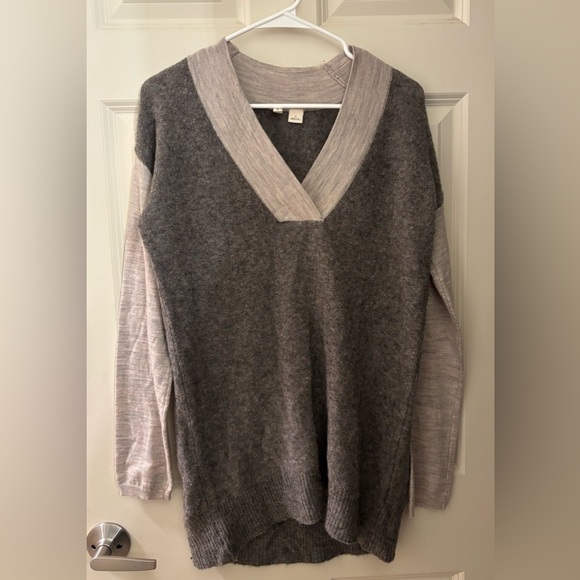 Moth Anthropologie Wool Blend Lightweight Wool Blend Sweater in Gray, Size M - Picture 2 of 8